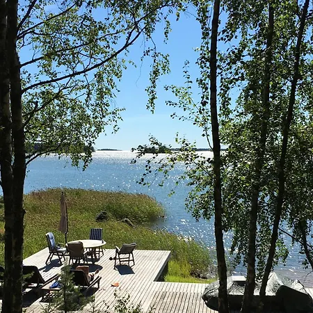 Villa Wellingholma - Private Waterfront & Sauna, West Coast Of Finland *