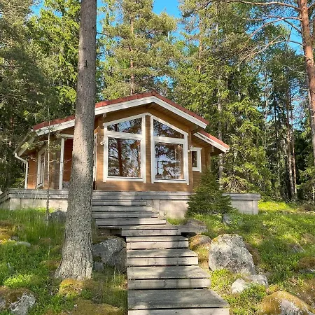 Huvilat Villa Wellingholma - Private Waterfront & Sauna, West Coast Of Finland Luvia
