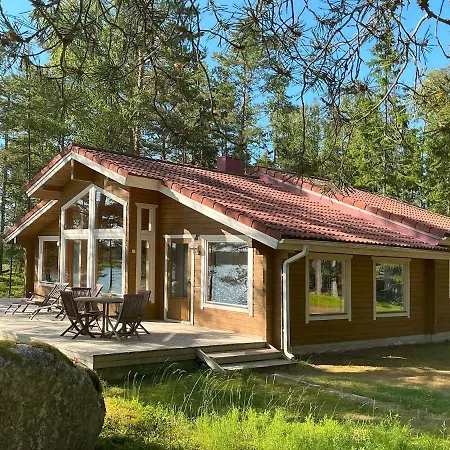 Huvilat Villa Wellingholma - Private Waterfront & Sauna, West Coast Of Finland